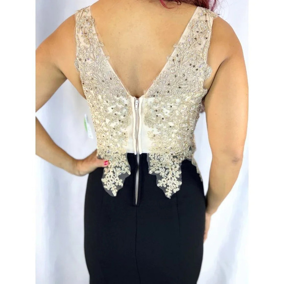 NWT Windsor Black Gold Lace V-NeckFormal Gown $135 - Picture 9 of 14